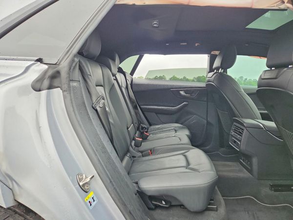 2021 AUDI Q8