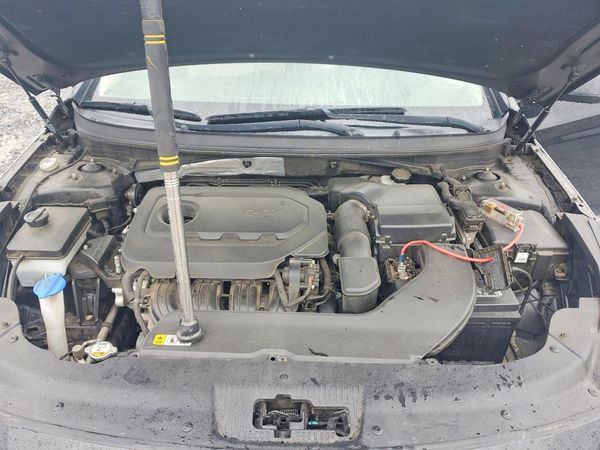 2015 HYUNDAI SONATA SE, ECO — Engine bay