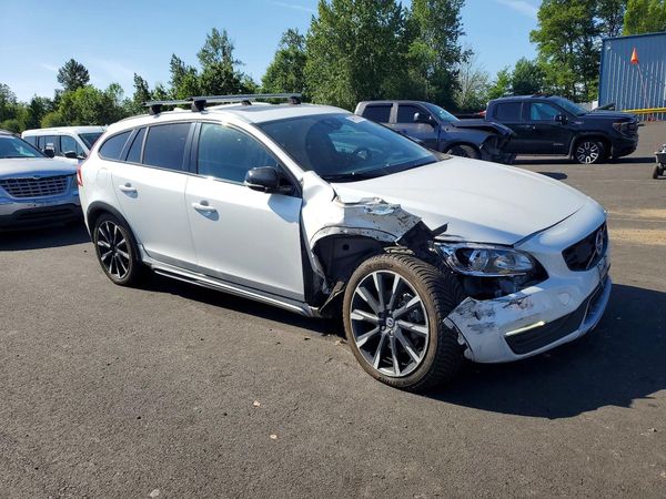 2017 VOLVO V60 CROSS COUNTRY Premier