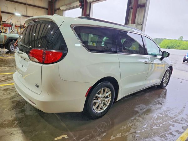 2020 CHRYSLER VOYAGER LXI