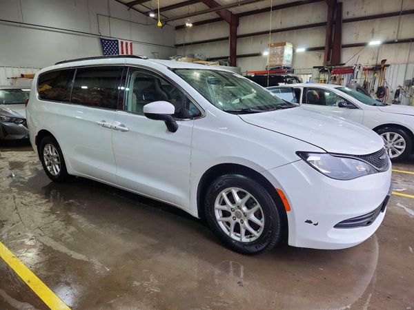 2020 CHRYSLER VOYAGER LXI