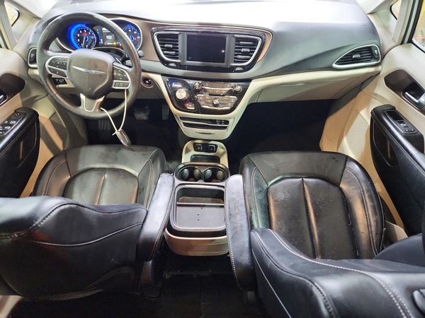 2020 CHRYSLER VOYAGER LXI