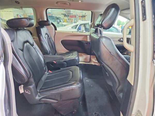 2020 CHRYSLER VOYAGER LXI