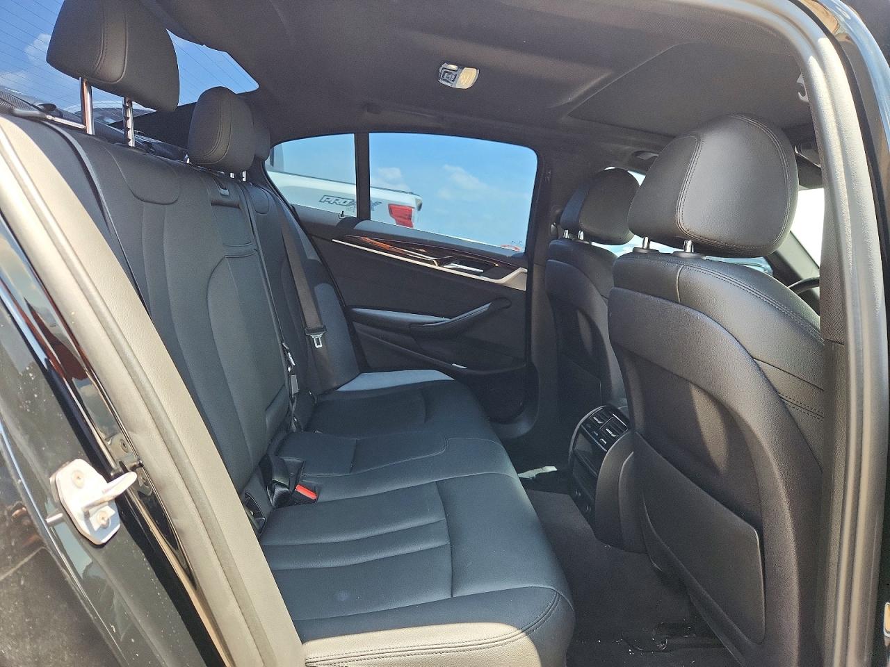 2019 BMW 530E