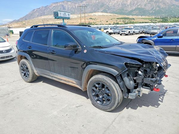 2022 JEEP CHEROKEE TRAILHAWK 4X4