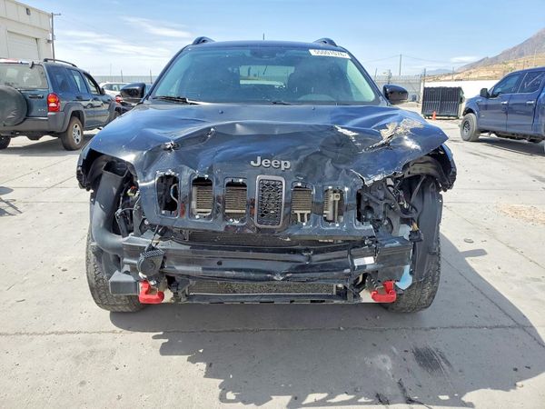 2022 JEEP CHEROKEE TRAILHAWK 4X4