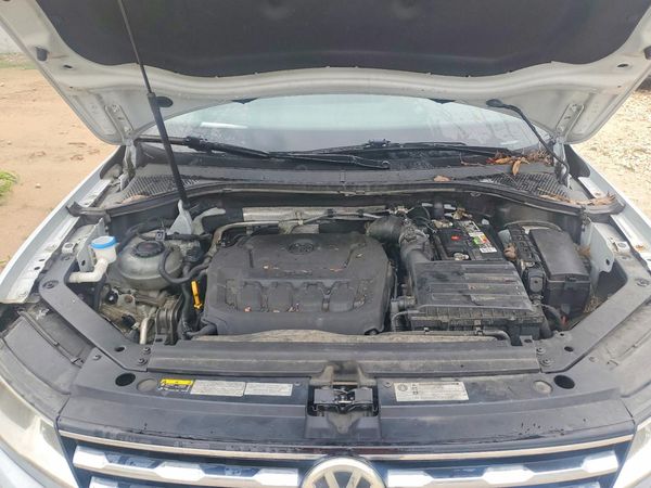 2018 VOLKSWAGEN TIGUAN SE, 4Motion SEL