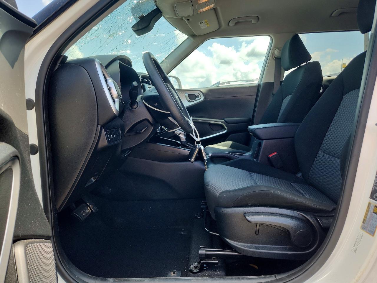 2024 KIA SOUL LX, S