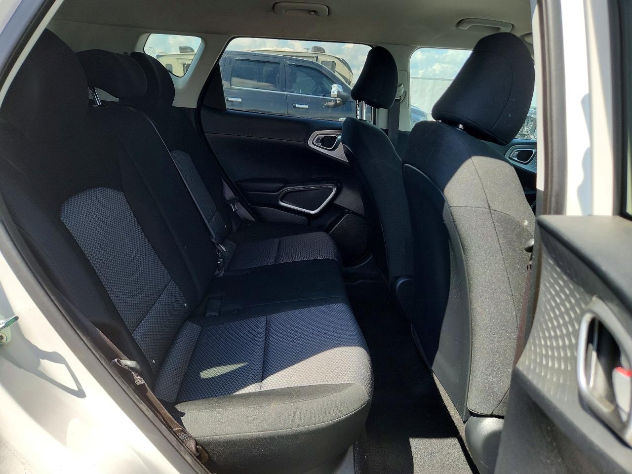2024 KIA SOUL LX, S