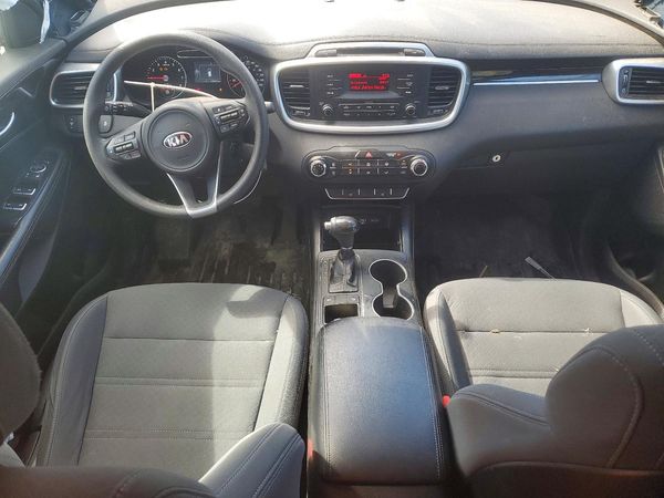 2017 KIA SORENTO L, LX