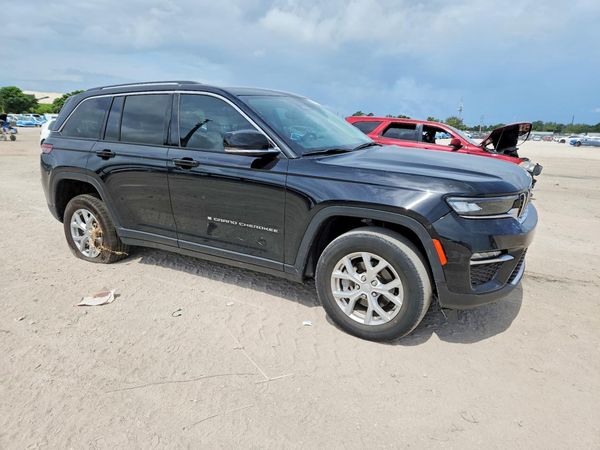 2023 JEEP CHEROKEE Limited — Passenger 3/4
