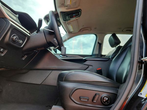 2023 JEEP CHEROKEE Limited — DENT