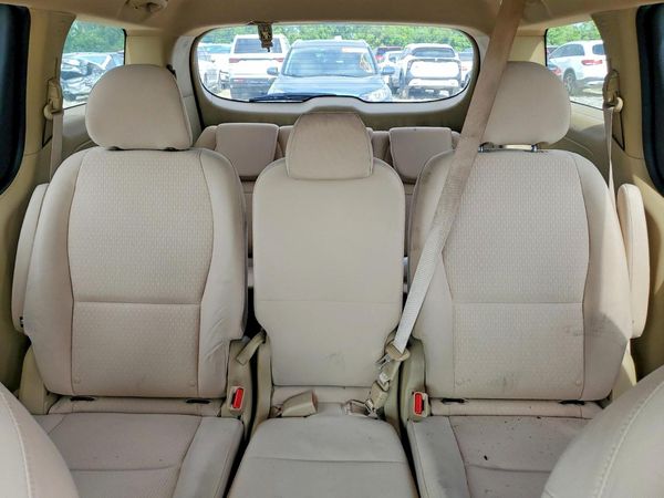 2017 KIA SEDONA LX