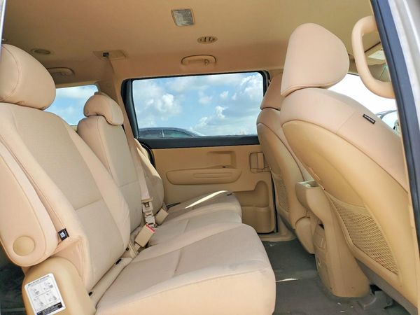 2017 KIA SEDONA LX