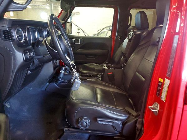 2021 JEEP WRANGLER UNLIMITED SAHARA — DENT
