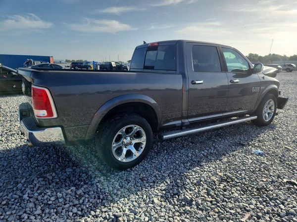 2016 RAM 1500 LARAMIE CREW CAB 4X4