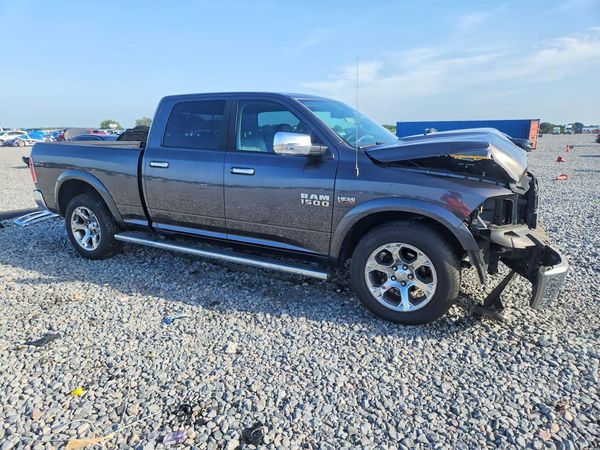 2016 RAM 1500 LARAMIE CREW CAB 4X4