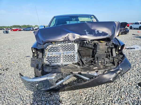 2016 RAM 1500 LARAMIE CREW CAB 4X4