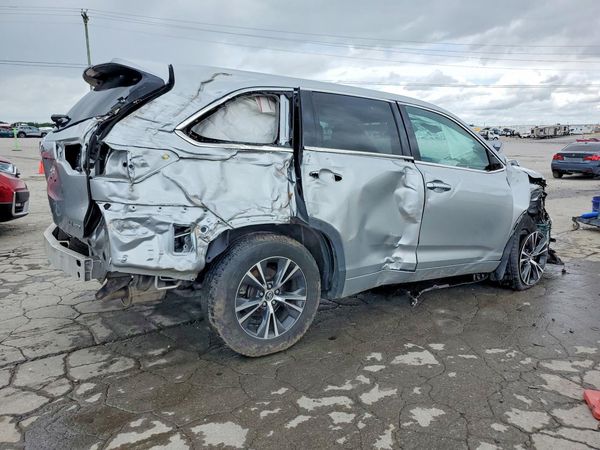 2017 TOYOTA HIGHLANDER LE/LE Plus