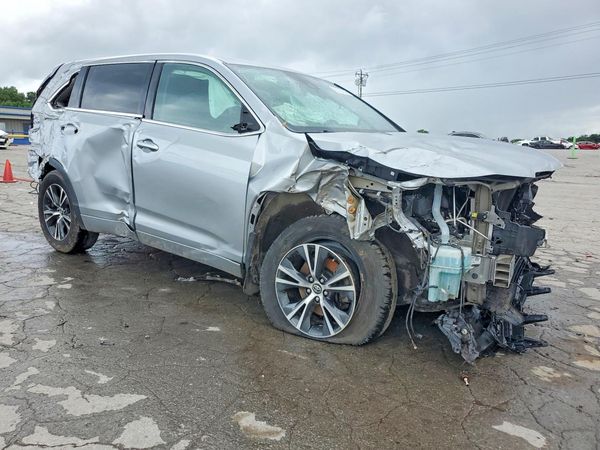 2017 TOYOTA HIGHLANDER LE/LE Plus