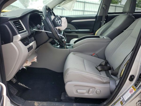 2017 TOYOTA HIGHLANDER LE/LE Plus