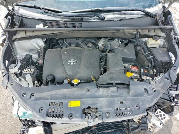 2017 TOYOTA HIGHLANDER LE/LE Plus