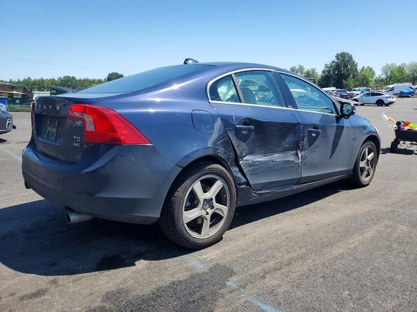 2013 VOLVO S60