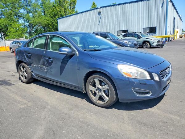 2013 VOLVO S60