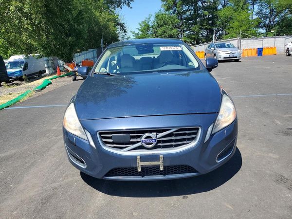 2013 VOLVO S60