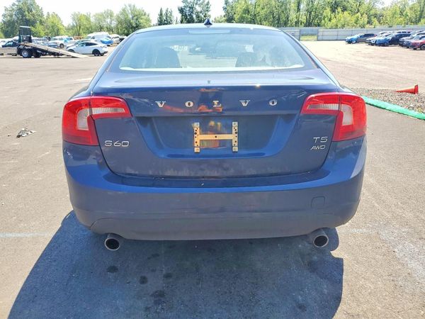 2013 VOLVO S60