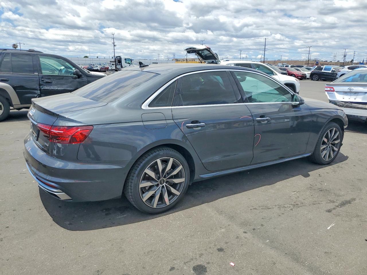 2021 AUDI A4 quattro Premium
