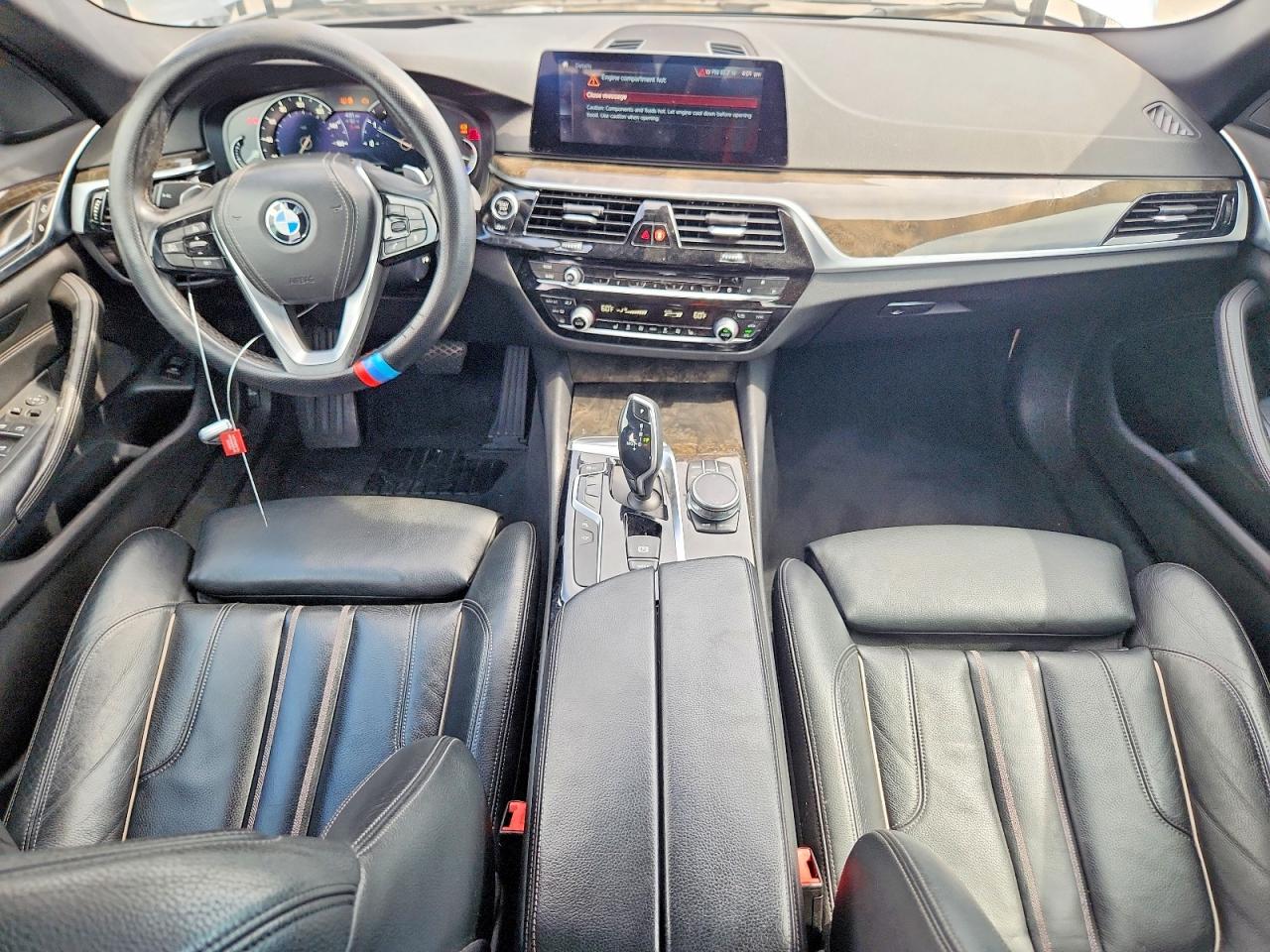 2019 BMW 530