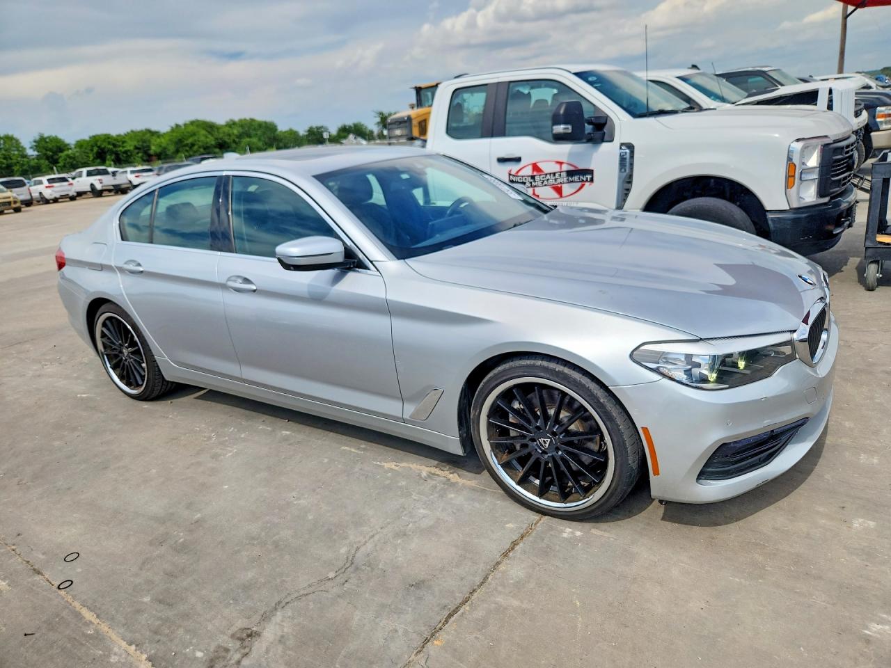 2019 BMW 530