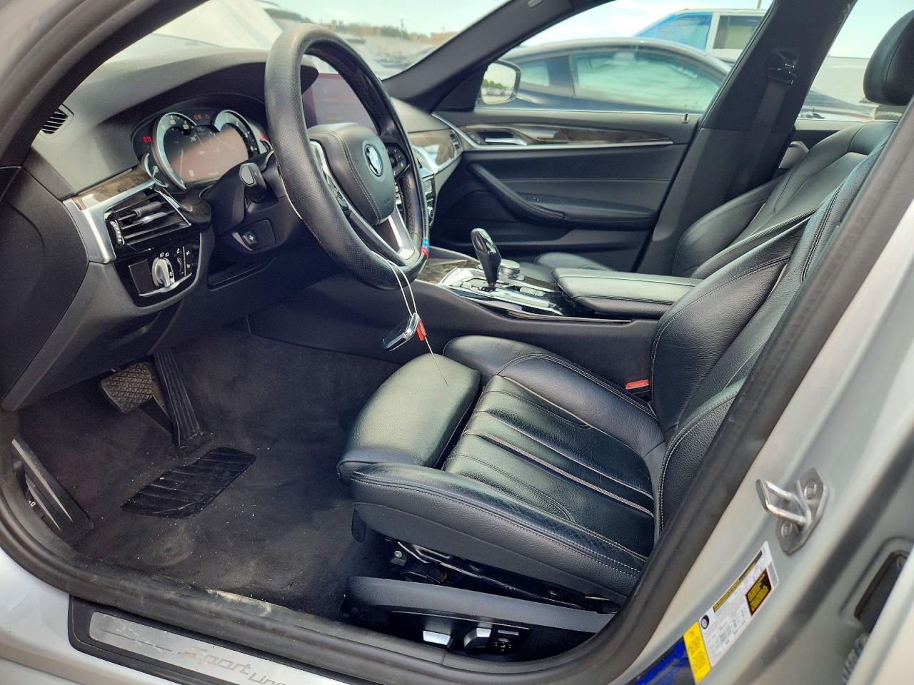2019 BMW 530