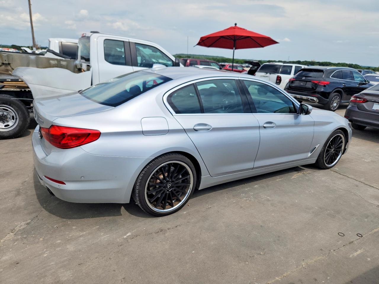 2019 BMW 530