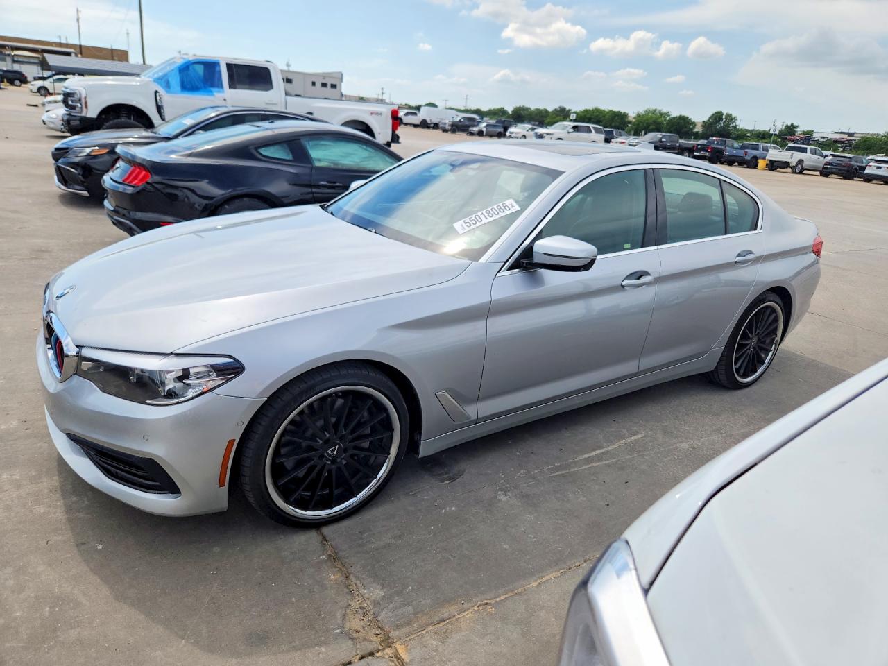 2019 BMW 530