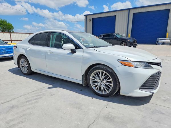 2019 TOYOTA CAMRY