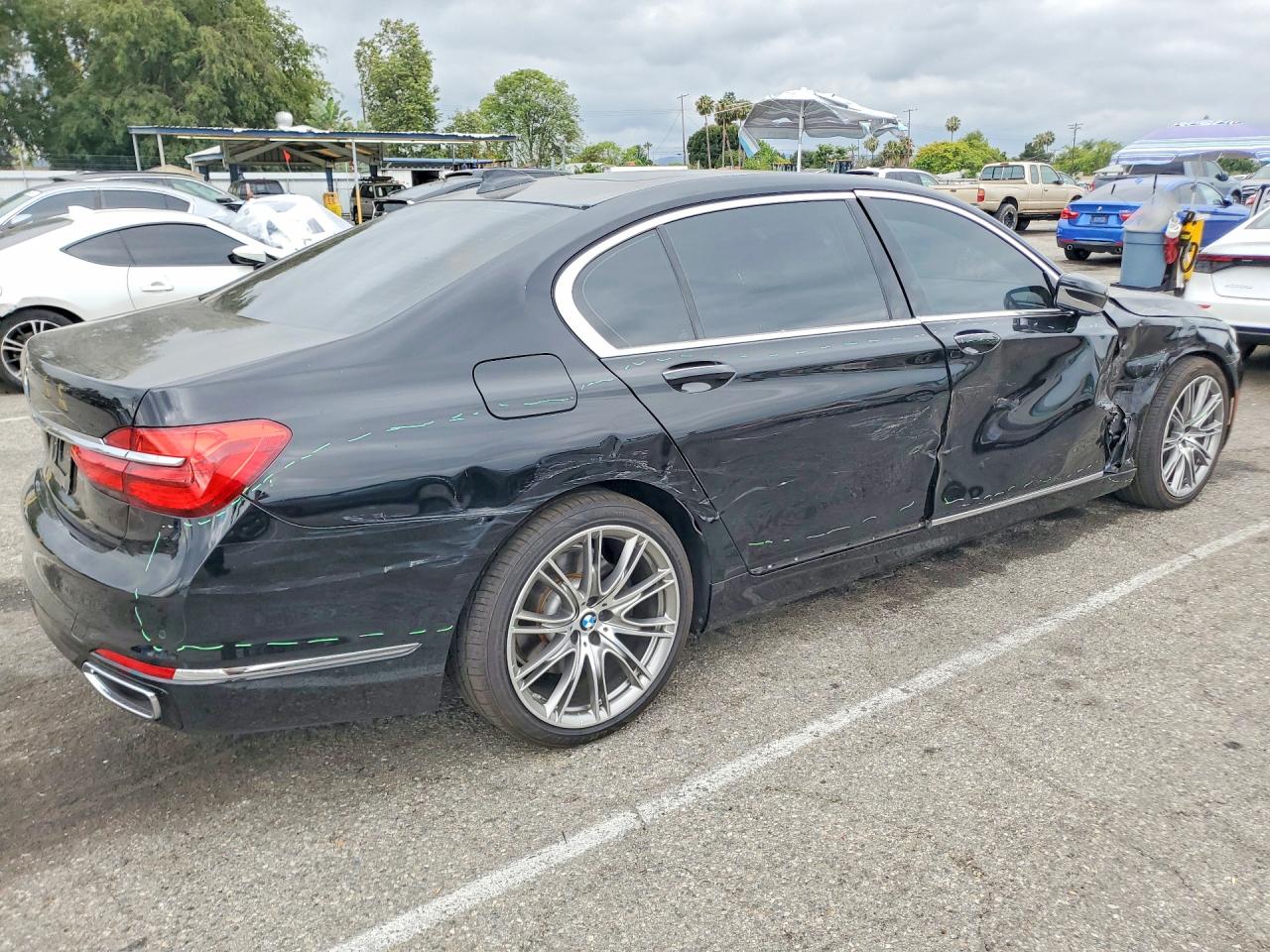 2016 BMW 740