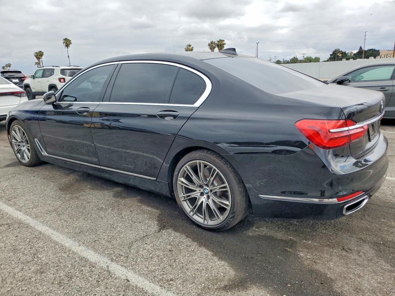 2016 BMW 740