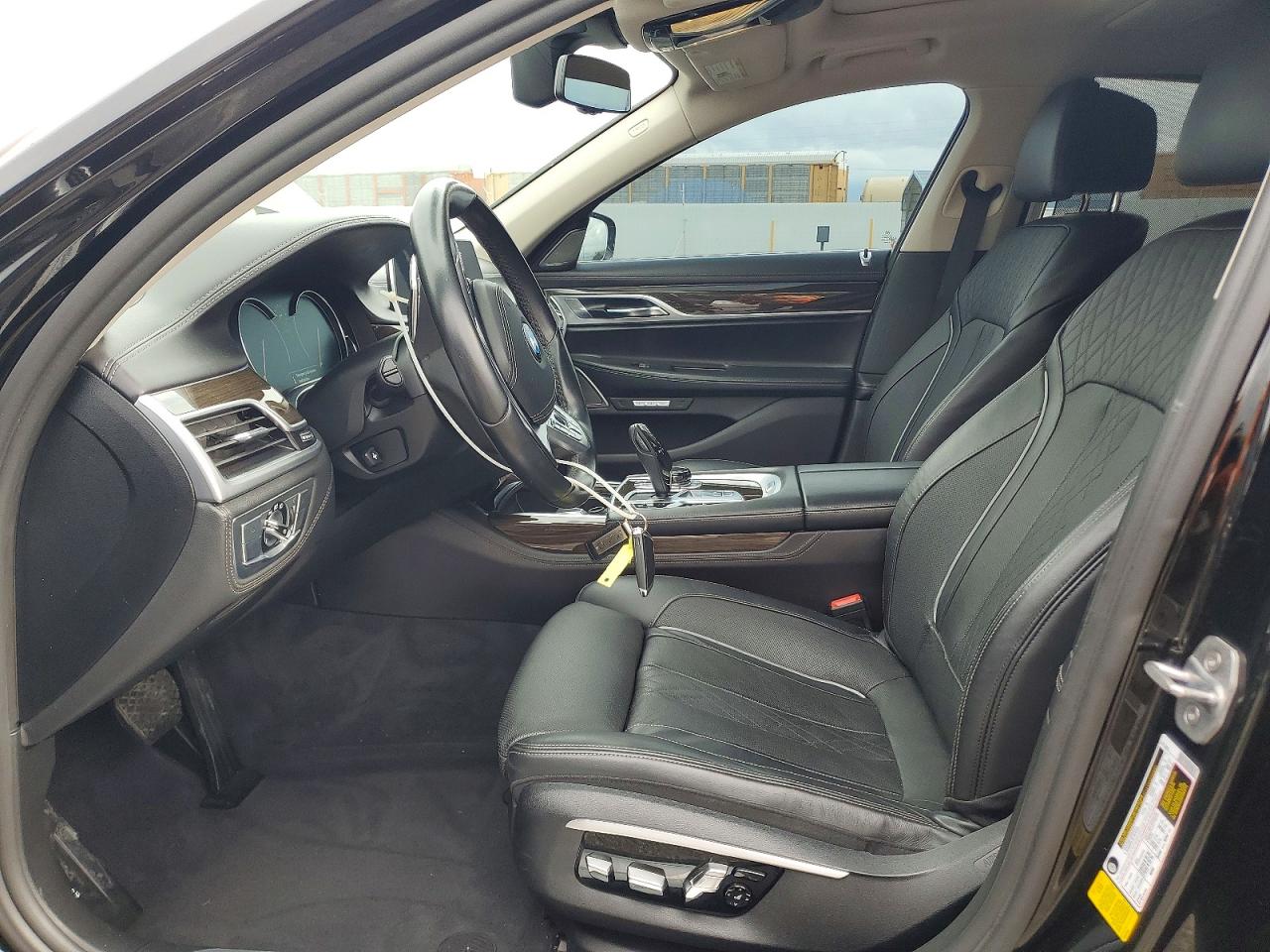 2016 BMW 740