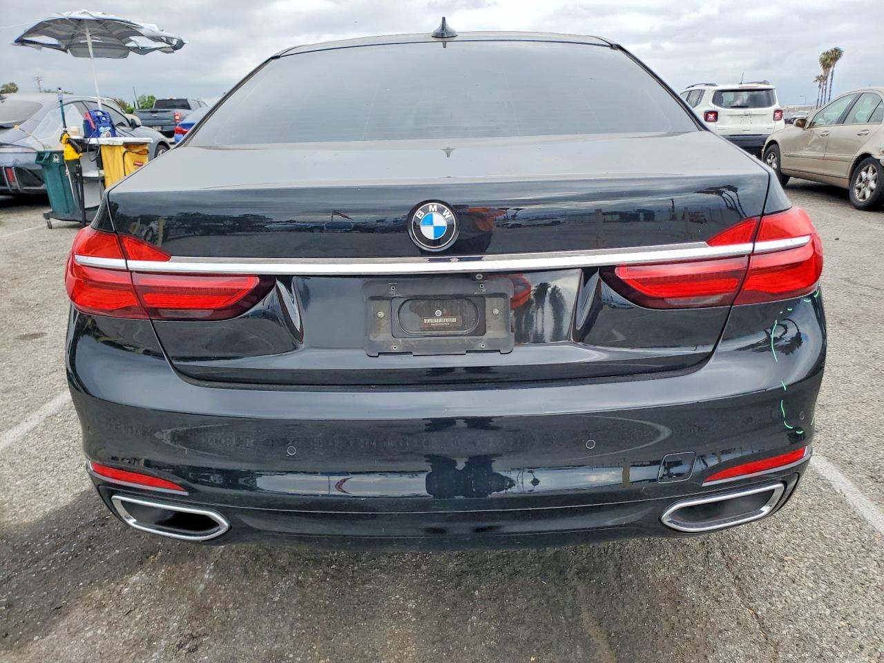2016 BMW 740