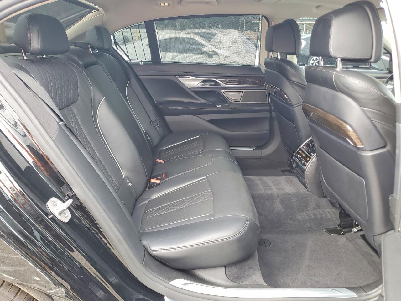2016 BMW 740