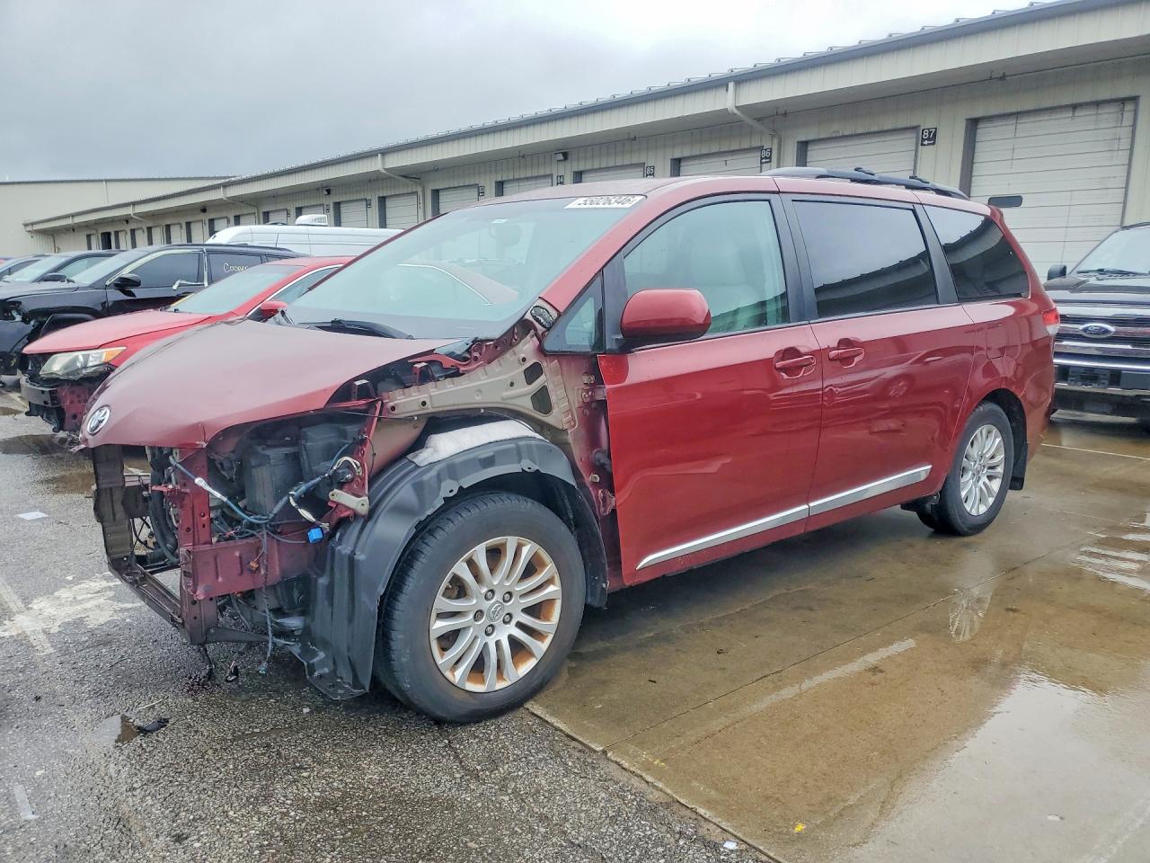2014 TOYOTA SIENNA