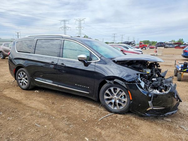 2025 CHRYSLER PACIFICA Pinnacle — Passenger 3/4