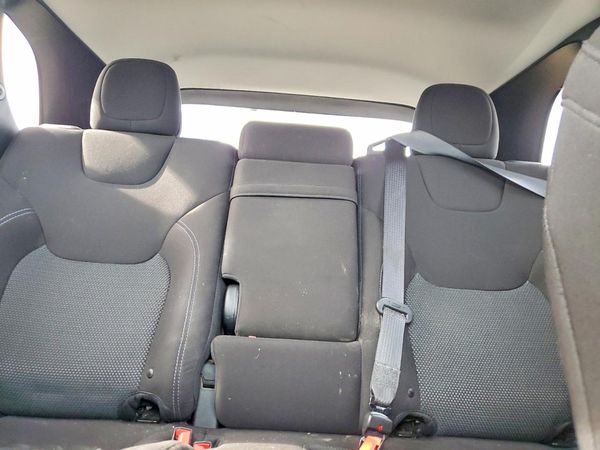 2019 JEEP CHEROKEE LATITUDE FWD