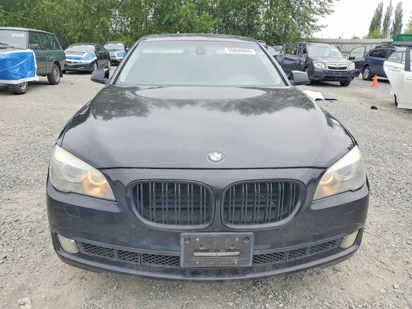 2012 BMW 740