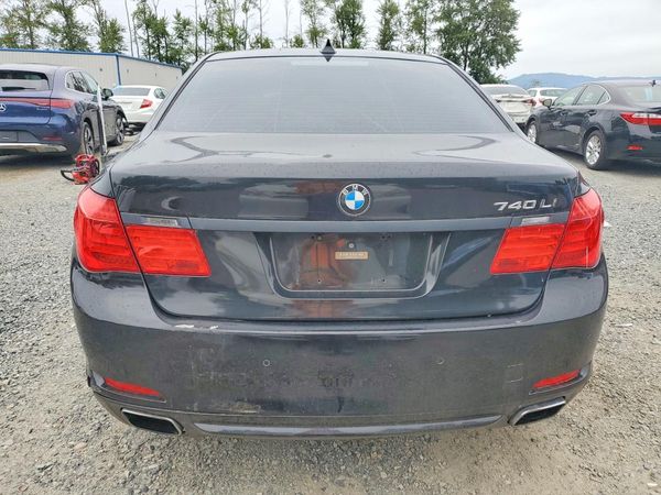 2012 BMW 740