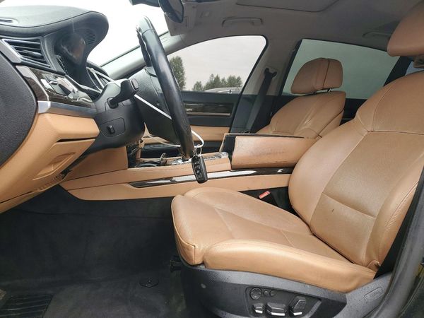 2012 BMW 740