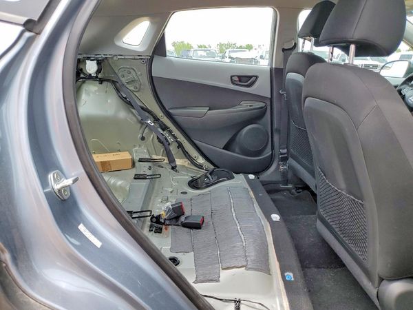 2021 HYUNDAI KONA SE