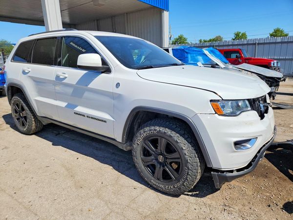 2017 JEEP GRAND CHEROKEE LAREDO 4X4